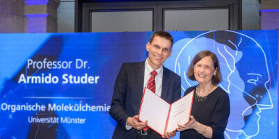 Chemie - Lob und Beifall für meisterhafte Forschung - UNI-MUENSTER Lob und Beifall für meisterhafte Forschung